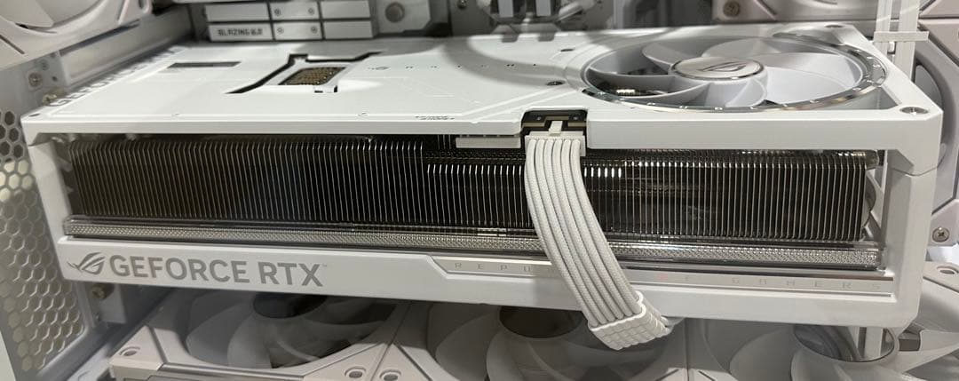 グラフィックボード・グラボ・ビデオカード ROG Astral GeForce RTX5080 White Edition