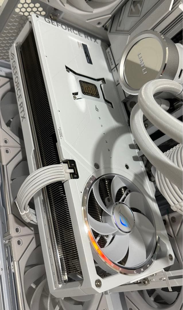 グラフィックボード・グラボ・ビデオカード ROG Astral GeForce RTX5080 White Edition