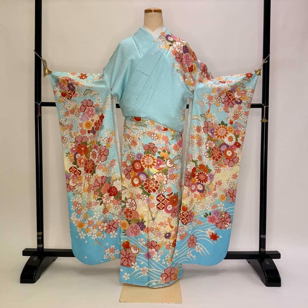 振袖 正絹 　水色　古典花柄　裄68㎝ 　成人式 中古 D-125