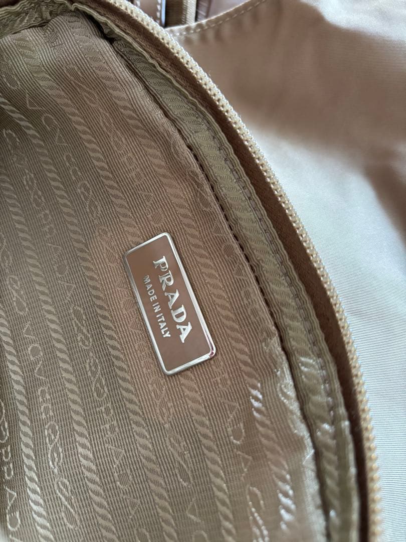 超美品⭐︎PRADA ナイロン ボディバッグ ベージュ