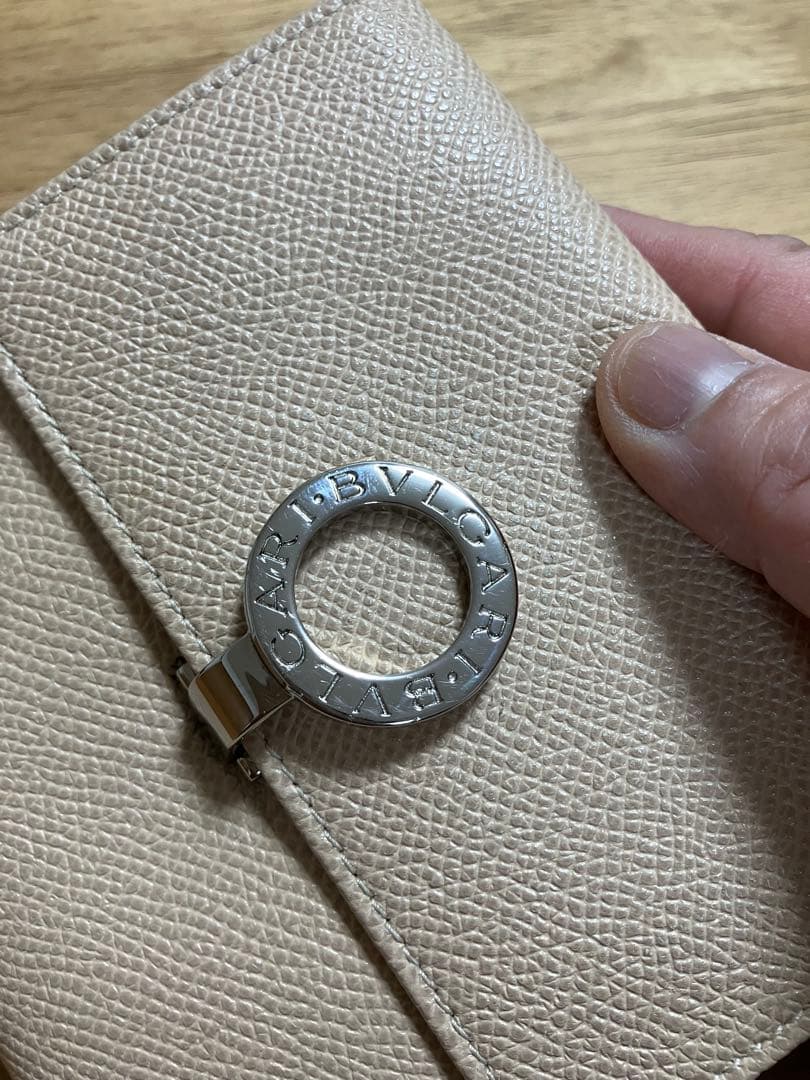 ブルガリ　BVLGARI ベージュ　二つ折り財布