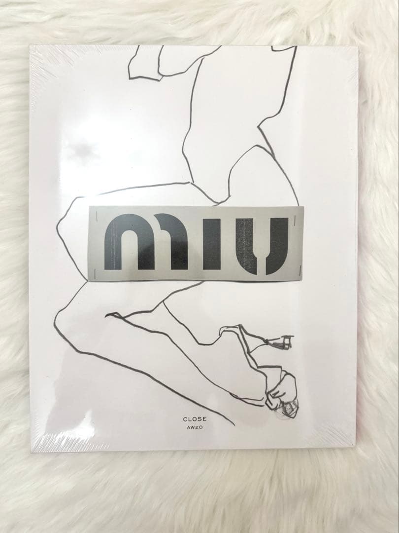 【希少♡新品未開封】miumiuミュウミュウ カタログ close AW2020