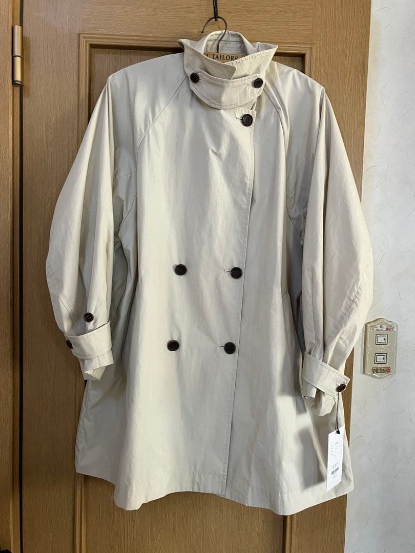 専用　新品タグ付き大人気のクロシェの袖が可愛いハーフコート　ベージュ