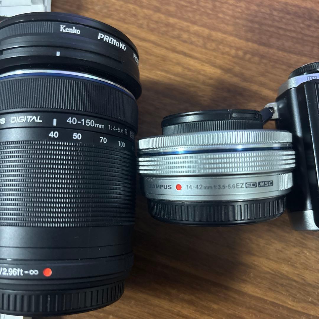 【付属品あり】OM-D E-M10ダブルズームキット　シルバー　ミラーレス一眼