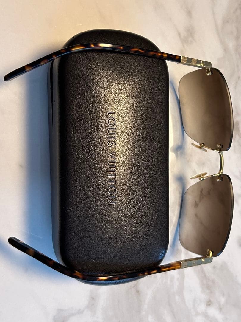 a*i様 LOUIS VUITTON サングラス ケース付き