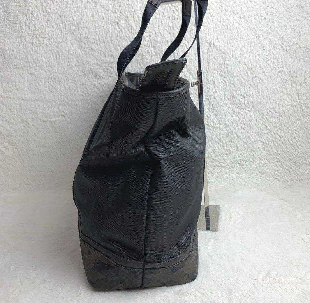 【美品】⭐️COACH⭐️PVC レザー トートバッグ カモフラージュ 黒…