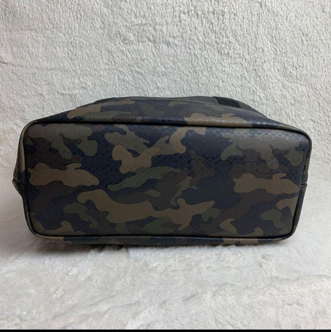 【美品】⭐️COACH⭐️PVC レザー トートバッグ カモフラージュ 黒…
