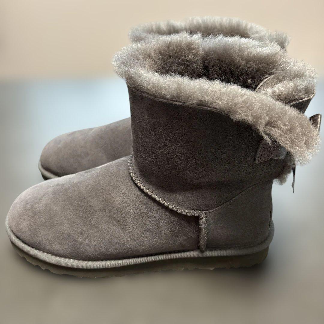 UGG グレーのブーツ　25cm