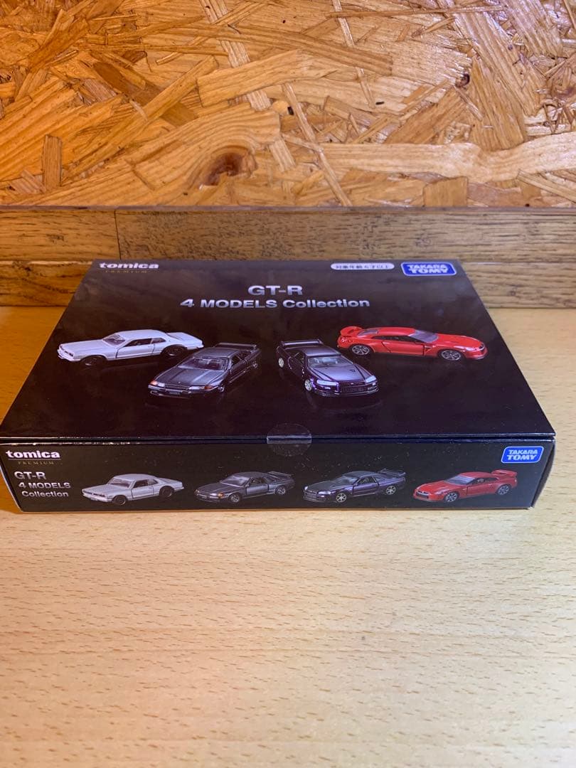 トミカプレミアム GT-R 4 MODELS Collection