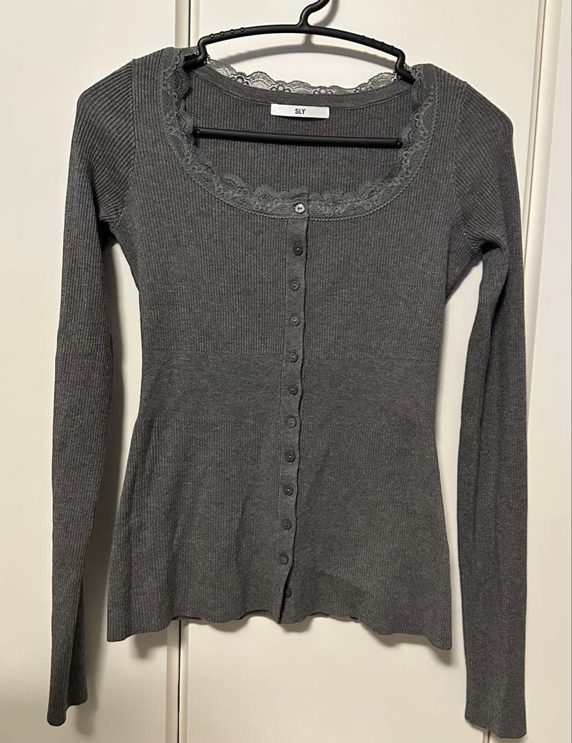 SLY LACE DOCKING FRONT BUTTON トップス グレー
