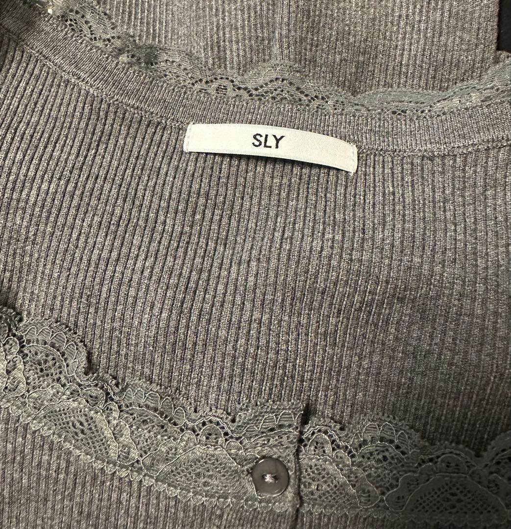 SLY LACE DOCKING FRONT BUTTON トップス グレー