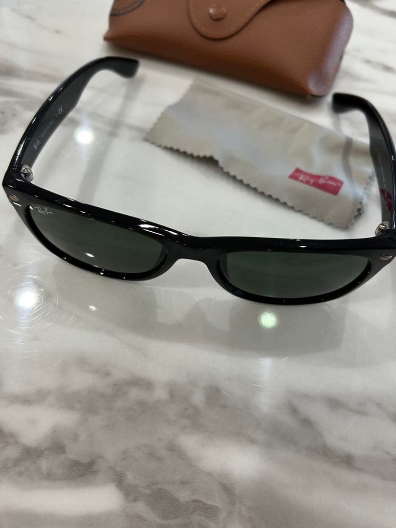 RayBan サングラス　RB2132-F 901