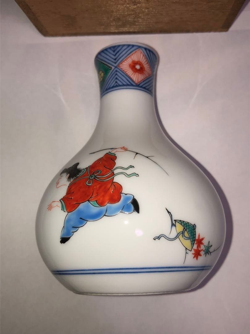 十二代 酒井田柿右衛門 染錦 紅葉狩文様 一輪生 花生 共箱