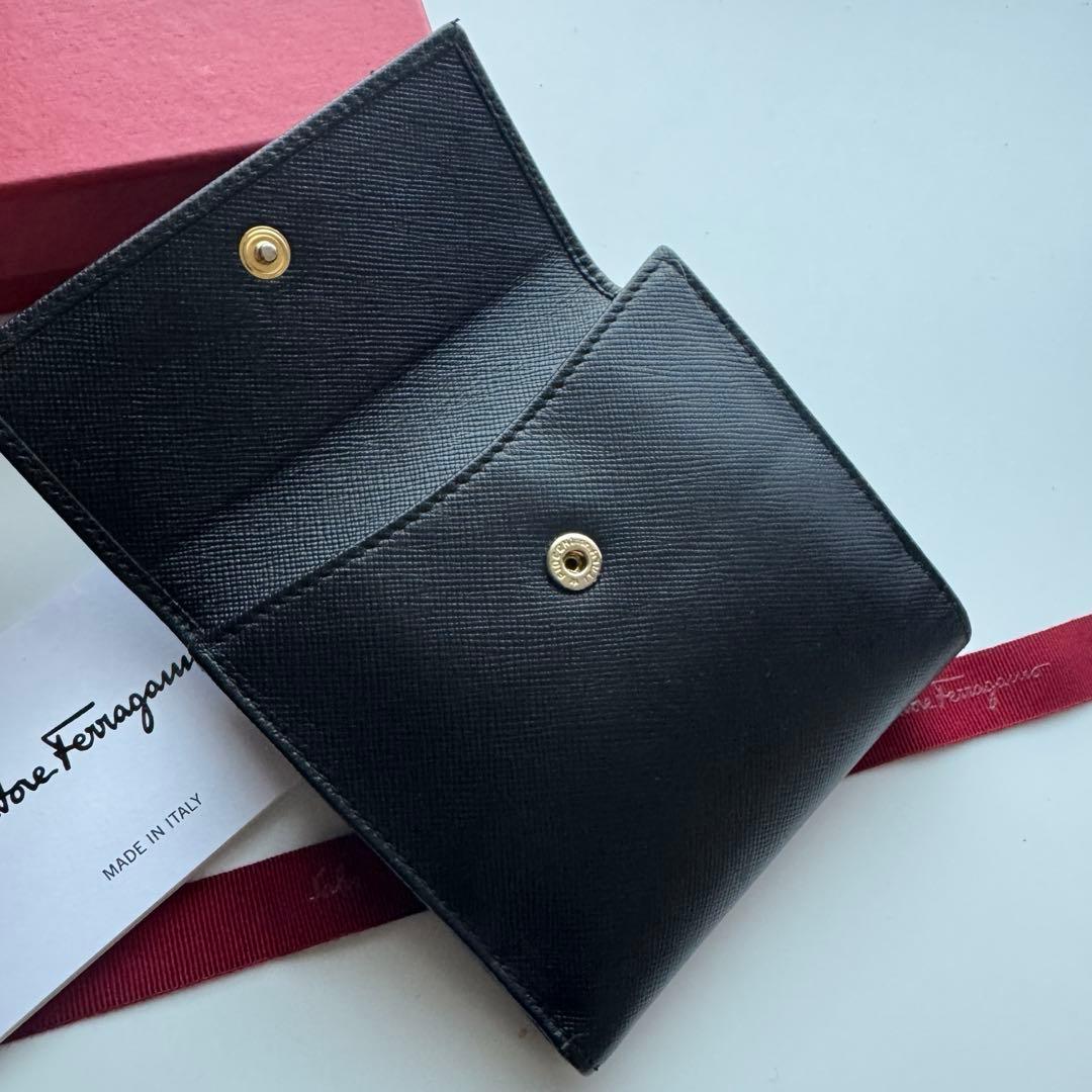 【美品】329 Ferragamo サルバトーレフェラガモ 2つ折り財布