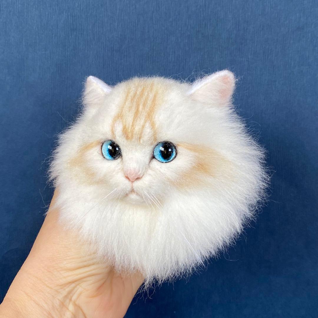 羊毛フェルト　猫ブローチ　リアル可愛いのミヌエット　special ver.