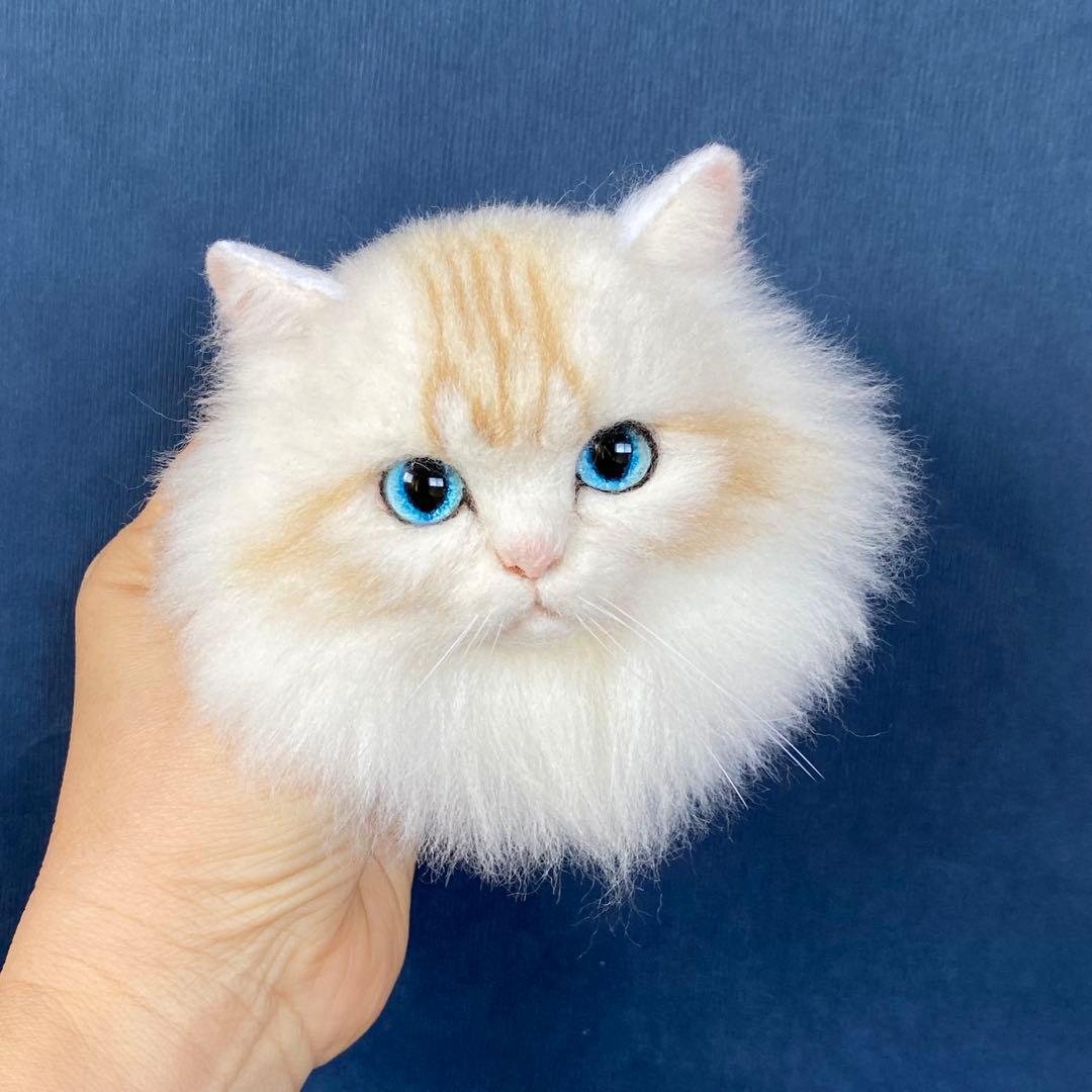 羊毛フェルト　猫ブローチ　リアル可愛いのミヌエット　special ver.