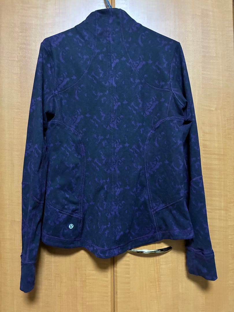 ルルレモン 12 ジャケット 紫色