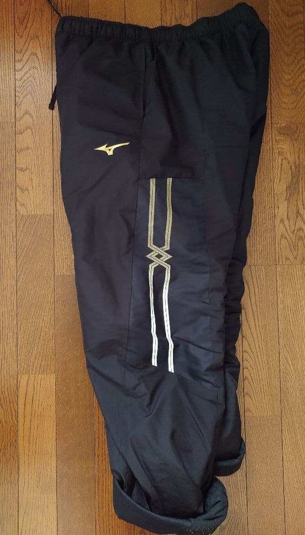 Mizuno 辰吉丈一郎ジョーロゴ刺繍入りブレスサーモ上下