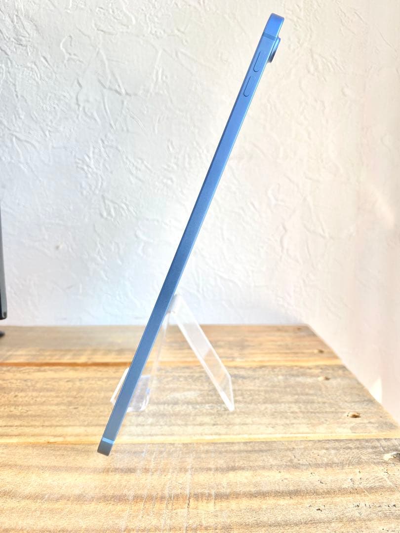 ほぼ未 B100 iPad 11世代 セルラー 128GB MD7G4J/A 本