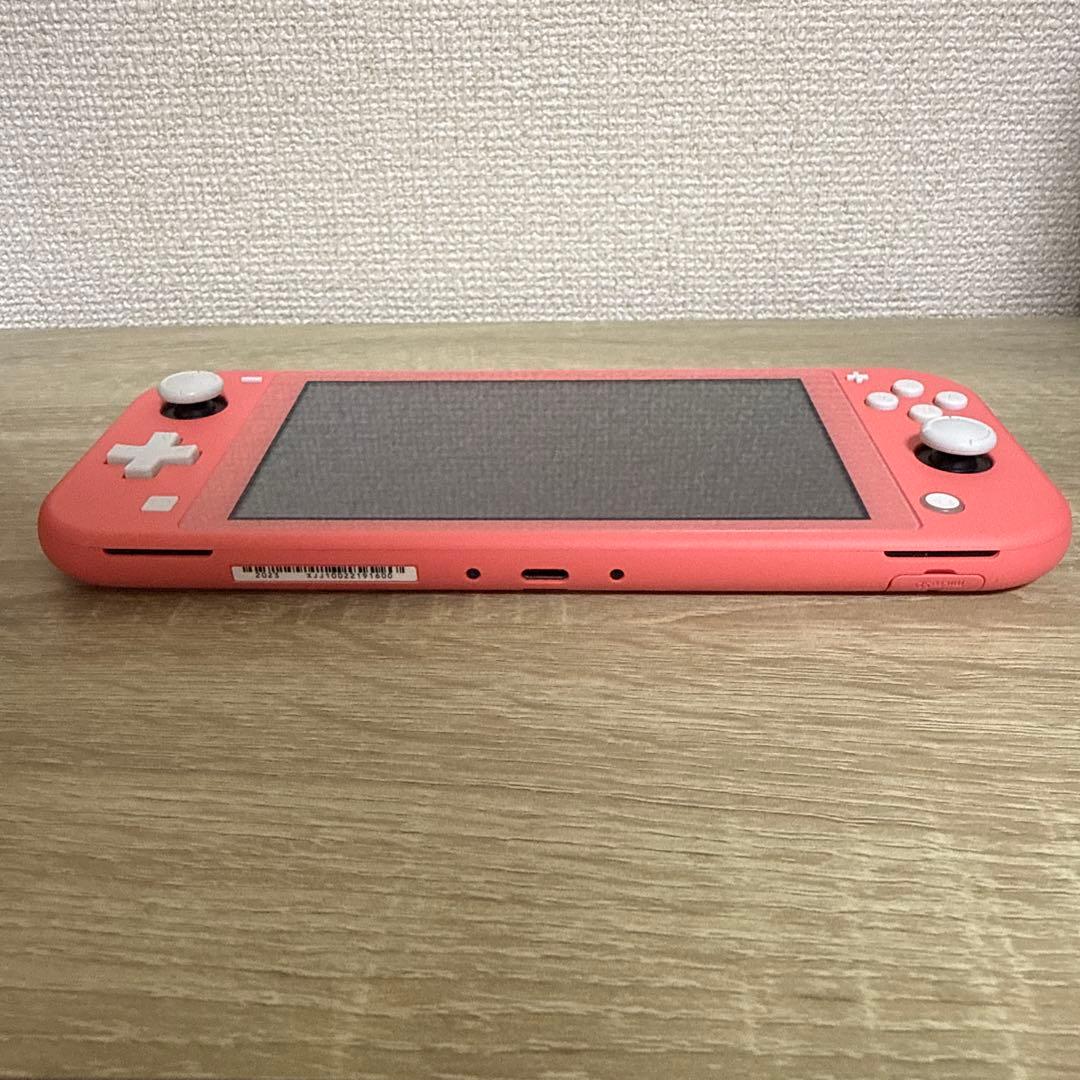 Nintendo Switch LITE コーラル