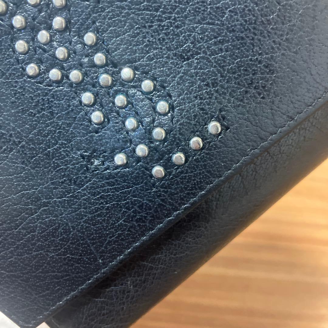 YSL ブラックレザー 二つ折り財布 スタッズ付き