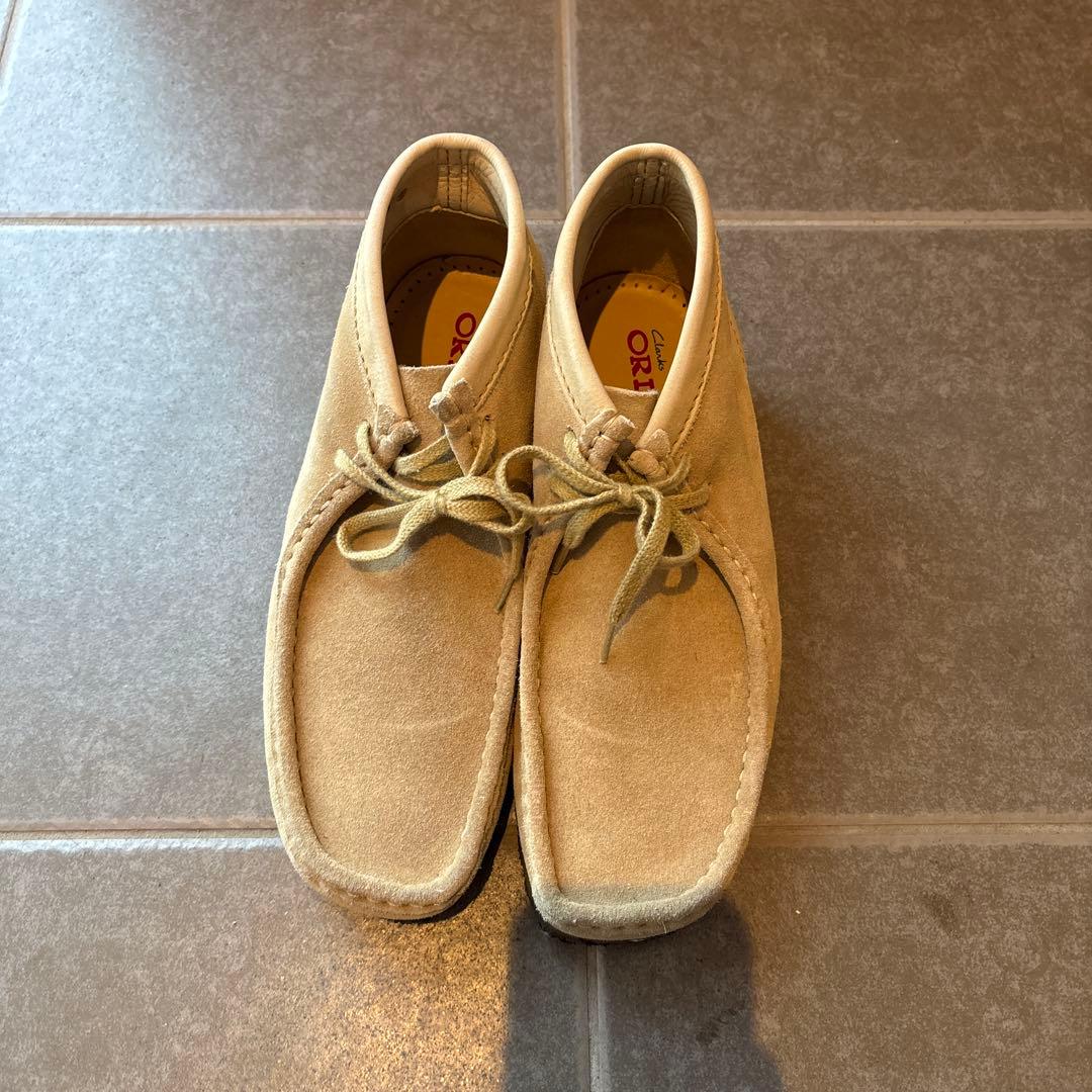 [美品]Clarks(クラークス)ワラビーブーツUK9 メープルカラー