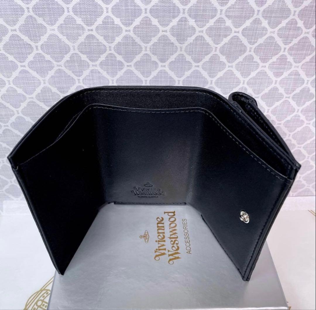 【内柄も素敵☆最新】Vivienne Westwood 三折財布 マット 黒