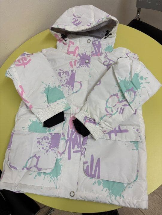 【新品未使用】★可愛い★　L　子ども用スノーウエア　ジャケット パンツセット