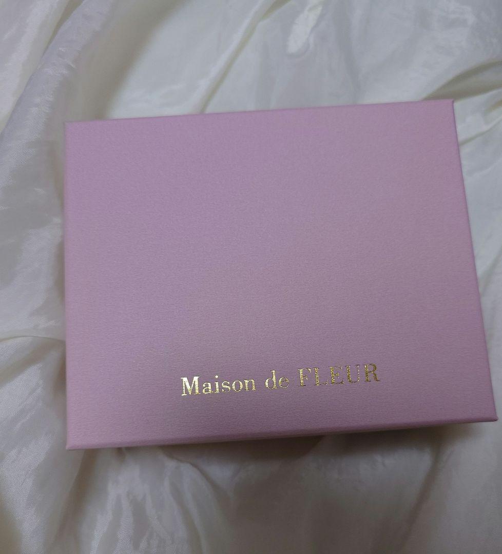 Shirono　Maison de FLEUR 財布いちご柄