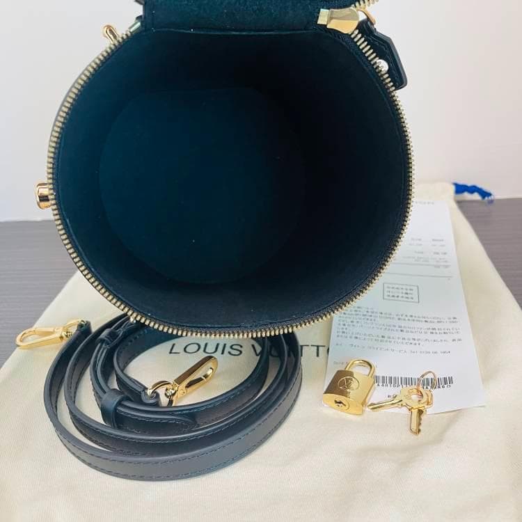 円筒型ショルダーバッグ