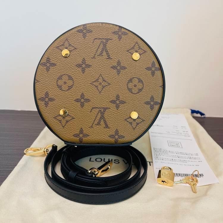円筒型ショルダーバッグ