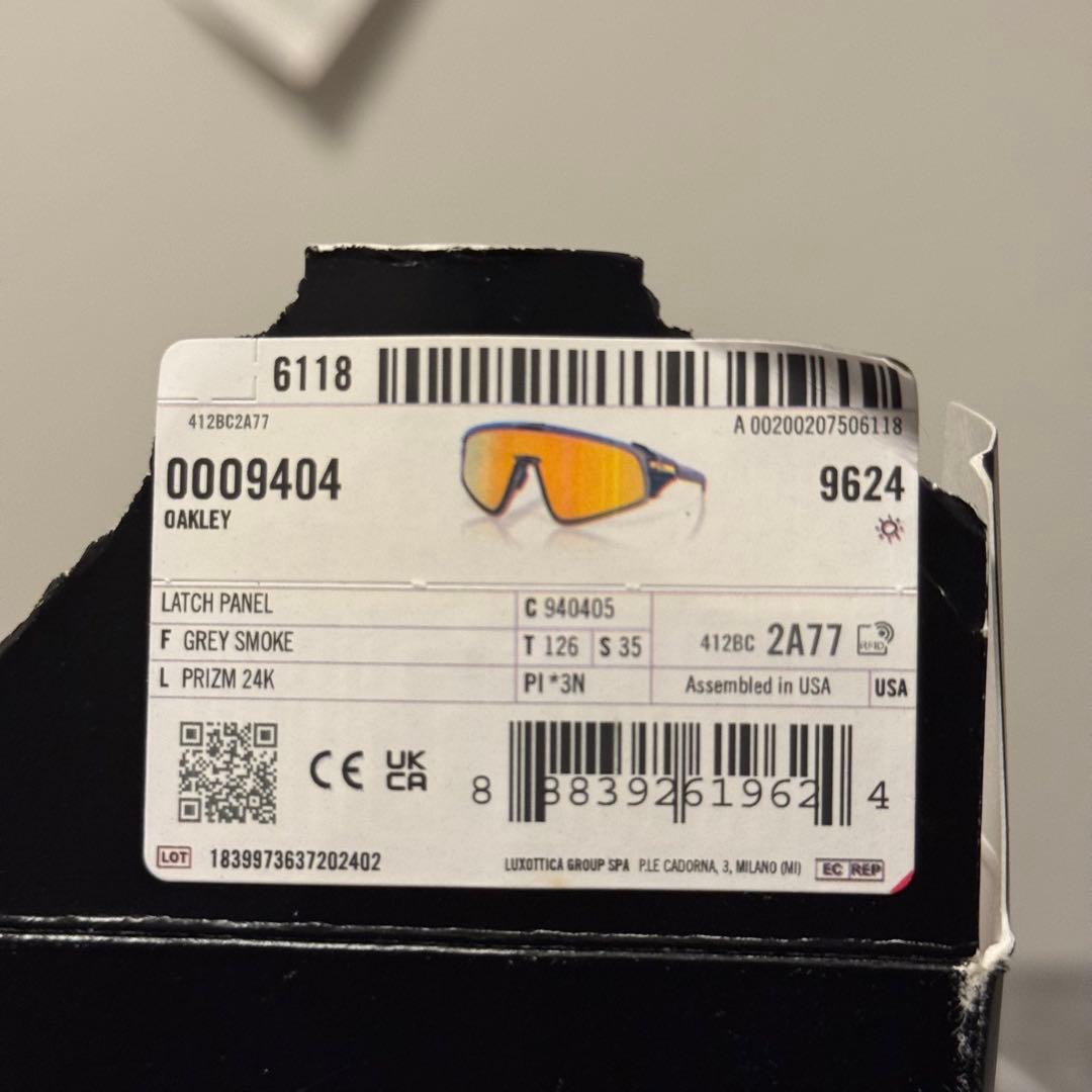 小物 OAKLEY LATCH PANEL
