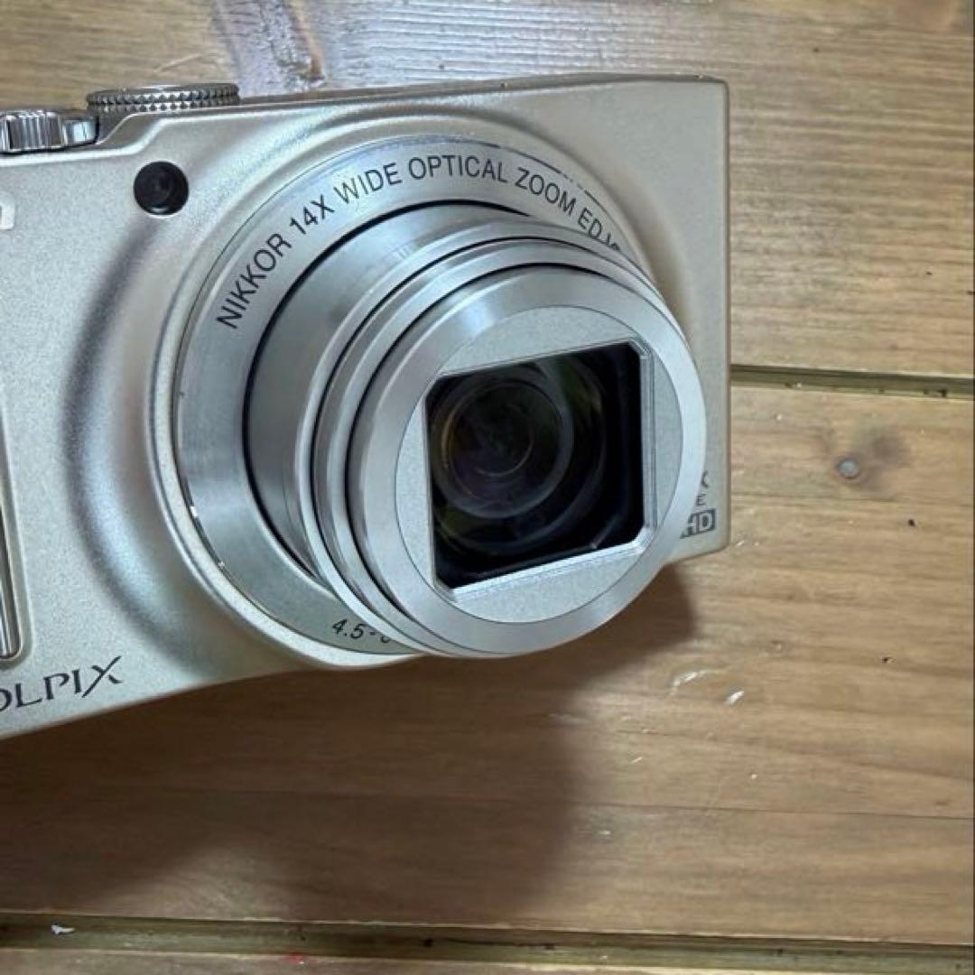 デジタルカメラ Nikon COOLPIX S8200