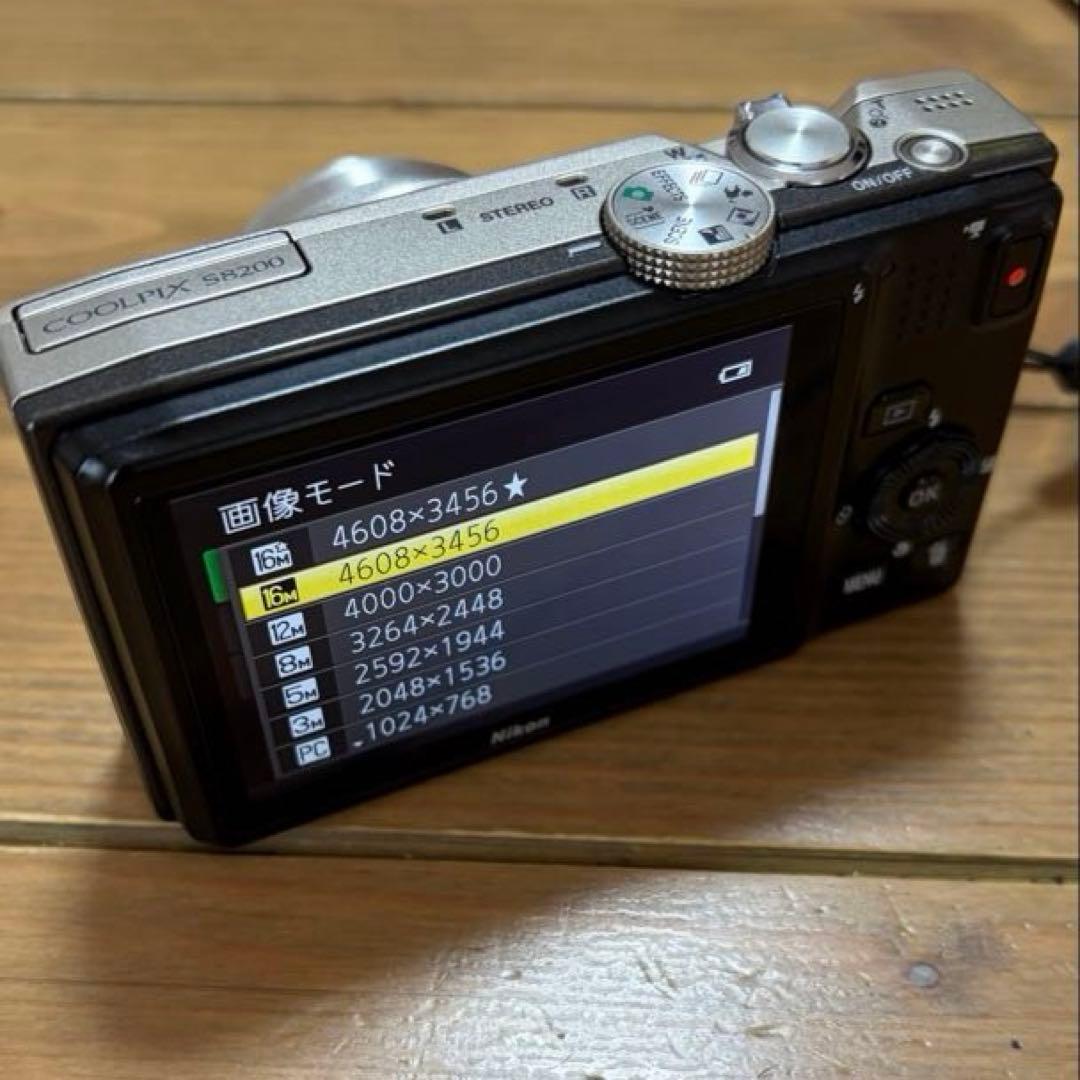 デジタルカメラ Nikon COOLPIX S8200