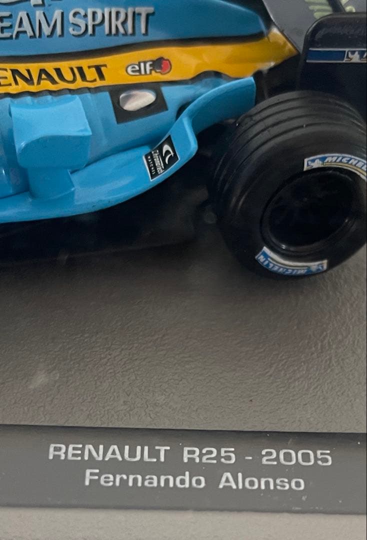 再再価格改定 ルノー R25 2005 dr F・アロンソ 1/43