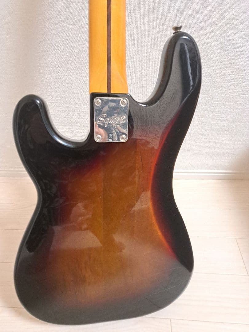 Squier Precision Bass サンバースト べっ甲ガード Pベース