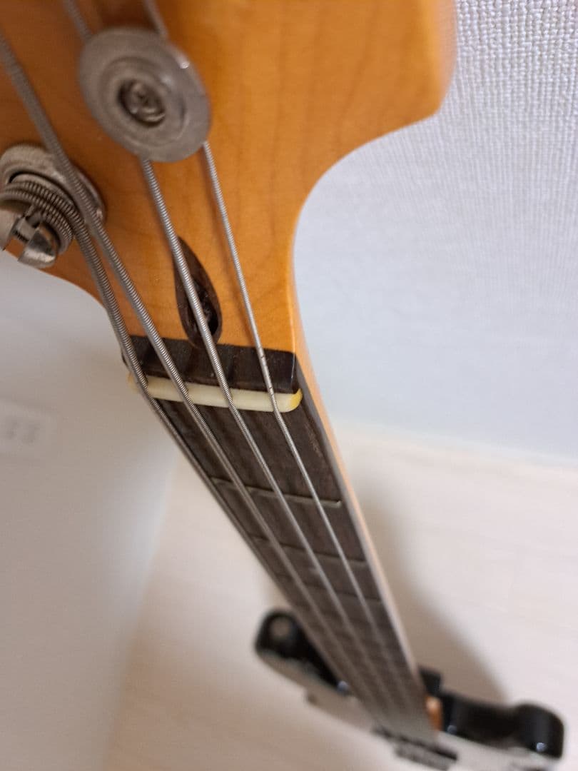 Squier Precision Bass サンバースト べっ甲ガード Pベース