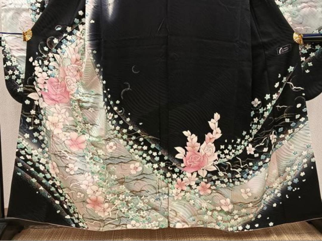豪華振袖　駒刺繍　鳳凰草花文　金彩　鈴乃屋扱い　逸品