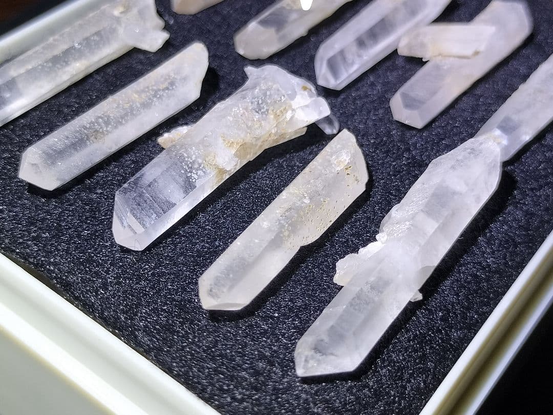 富山県富山市黒岳(水晶岳)　水晶6　国産鉱物　鉱物標本