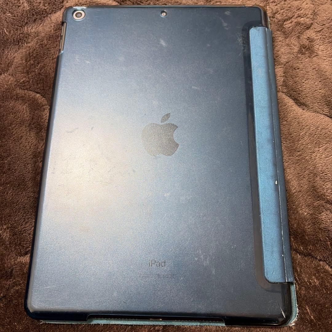 【美品・充電器とケース付き】iPad第9世代 64GB 箱無し