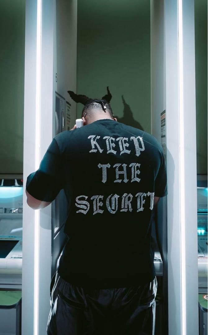 SECRET Tシャツ