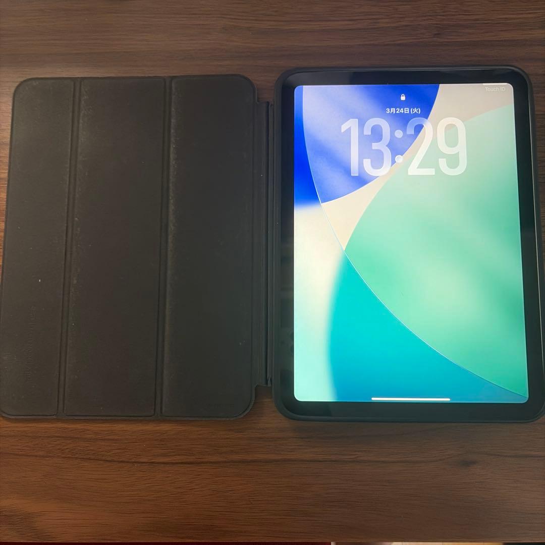 iPad第10世代 10.9インチ 64GBシルバーカバー箱付き