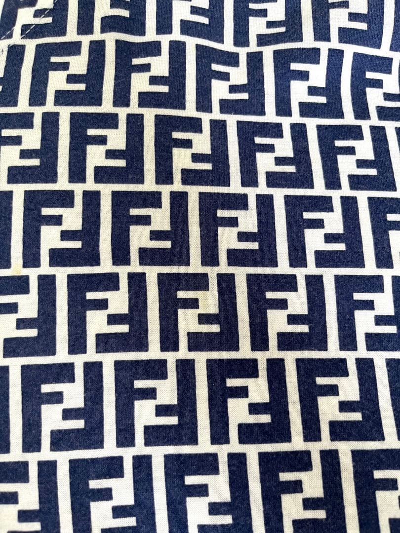 激レア　正規品Fendi 　総ロゴ　ズッカ　幾何学　プルオーバー　L相当