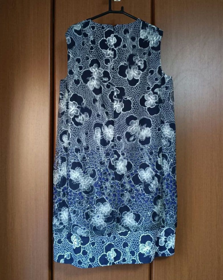 【DRIES VAN NOTEN】ワンピースとシースルーコート