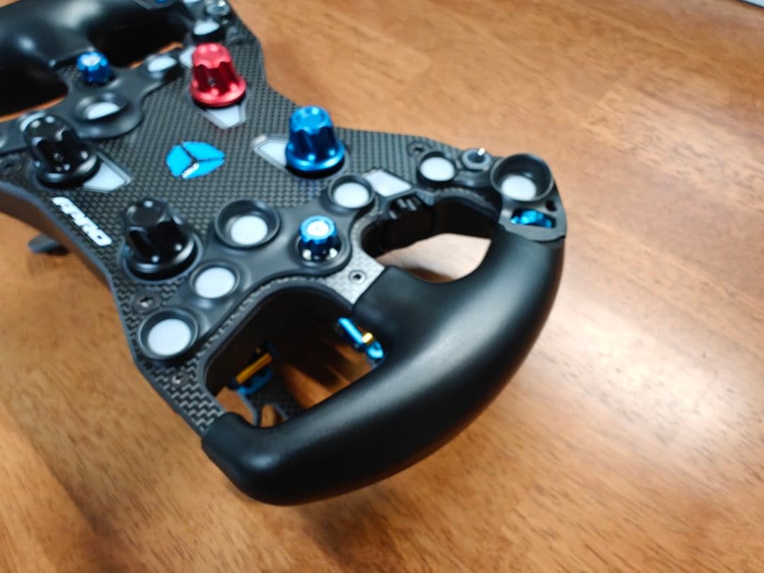 開封のみ Cube Controls F-PRO Blue フォーミュラホイール