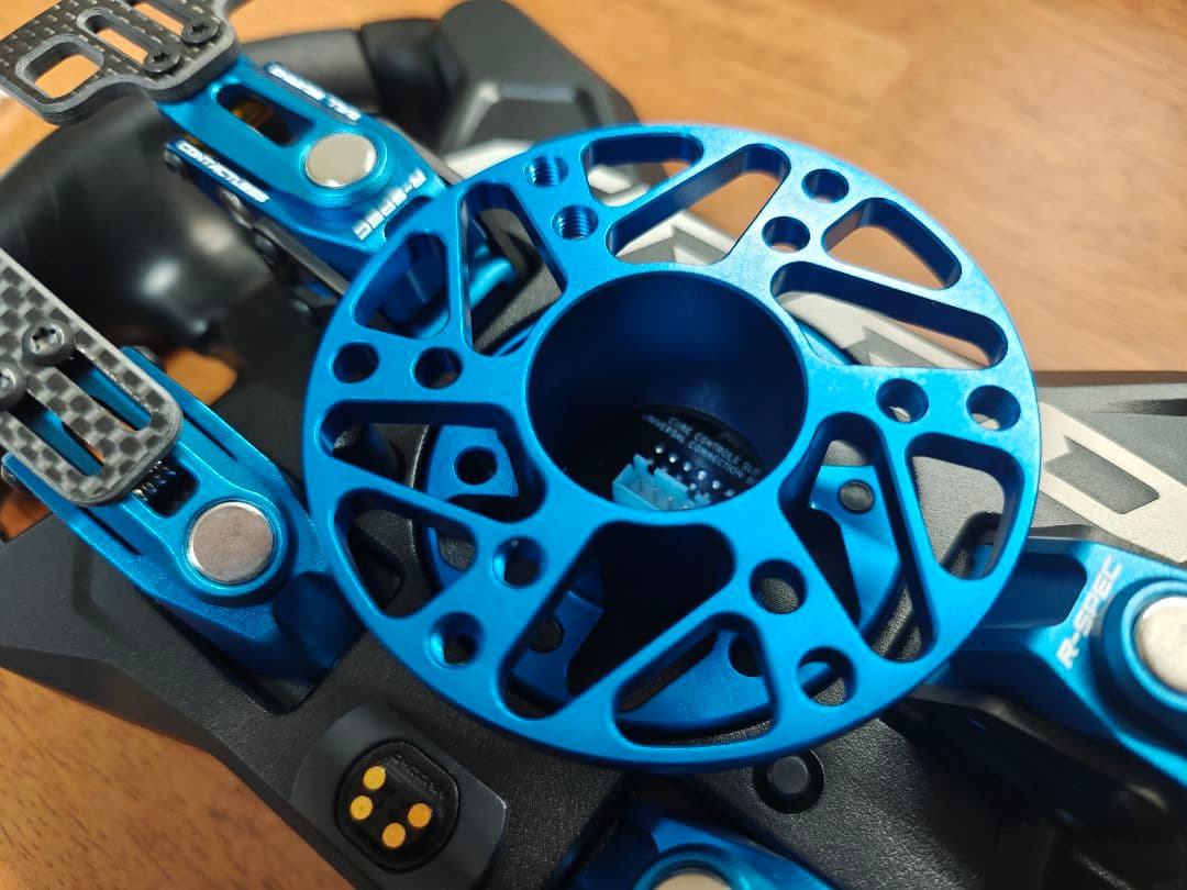 開封のみ Cube Controls F-PRO Blue フォーミュラホイール