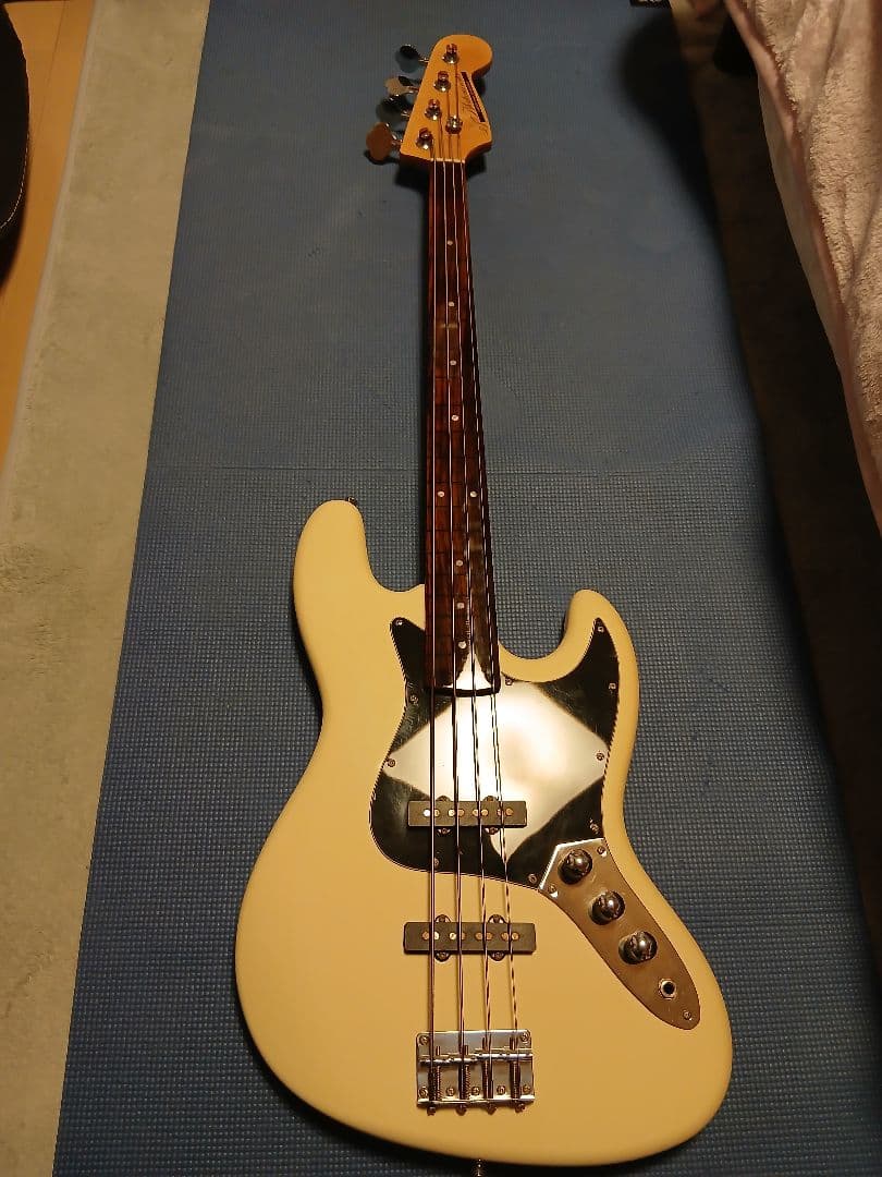 ベースフレットレスCustom Shop S.Nakamoto フラットワウンド