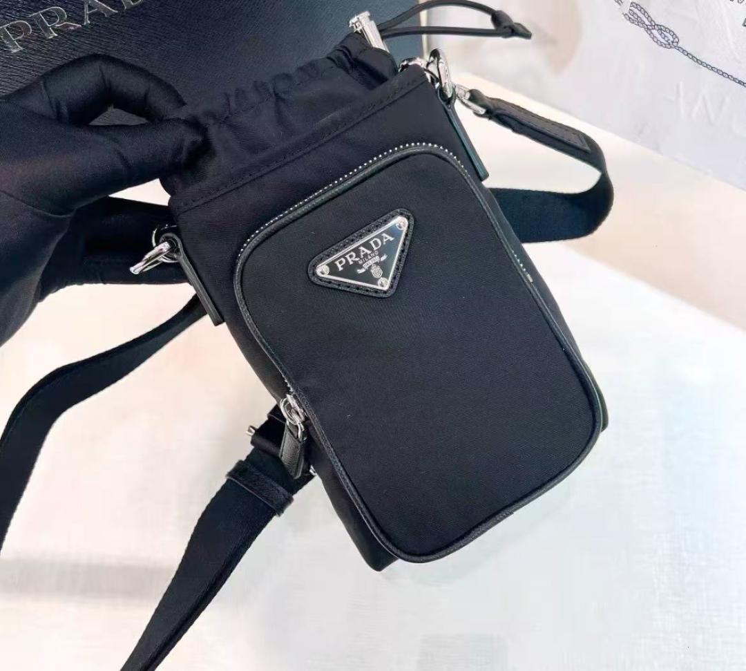 PRADA プラダ　Re-Nylon　スマホショルダーバッグ　ブラック