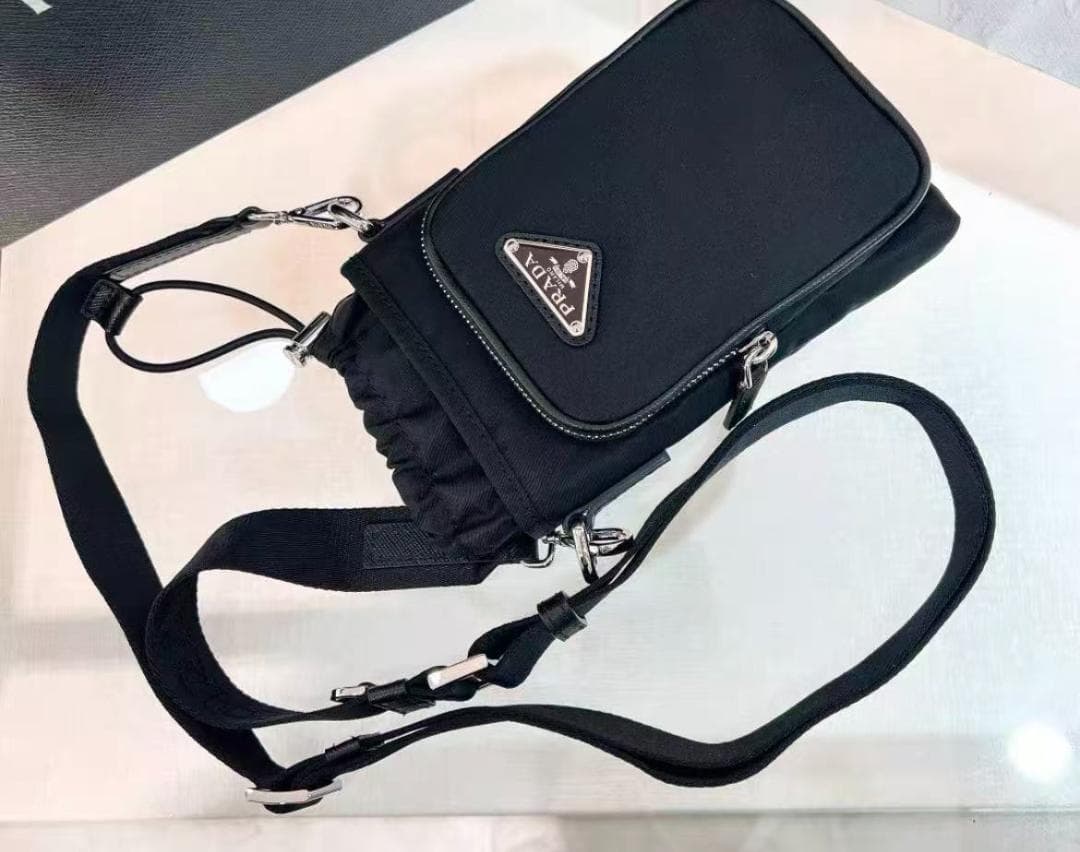 PRADA プラダ　Re-Nylon　スマホショルダーバッグ　ブラック