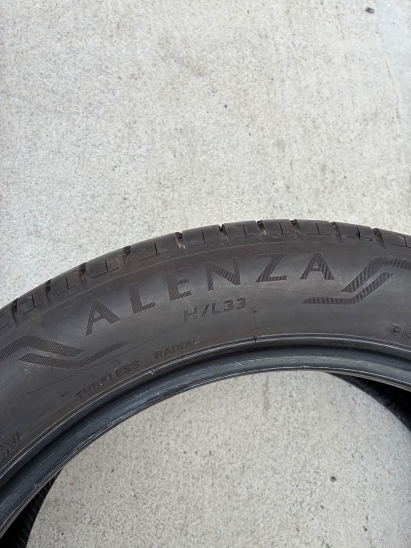 送料込み225\50r18ブリヂストン　アレンザ24年製造2本バリ山